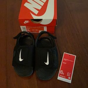 Worn once- toddler sandals. Size 6c ( runs a little small)